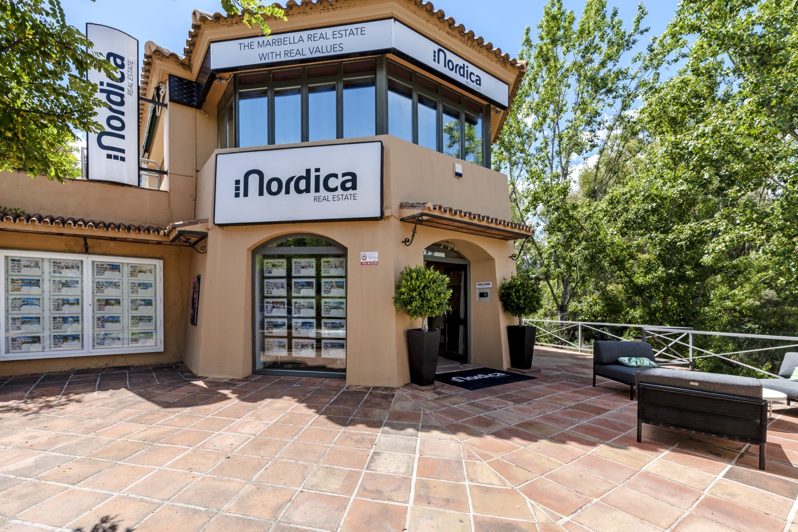 Aldea Blanca Sales Offices